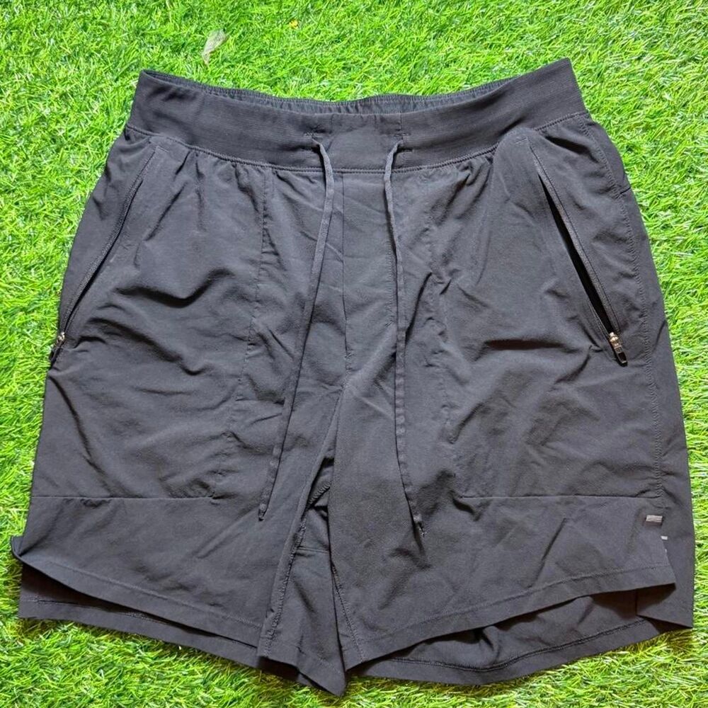 Lululemon Men's Black and Navy Shorts